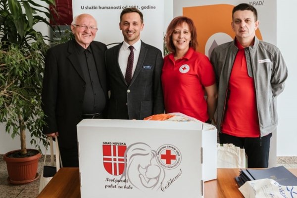 Bolji uvjeti za mlade: Novljanski paket za bebe predstavljen u Đakovu 